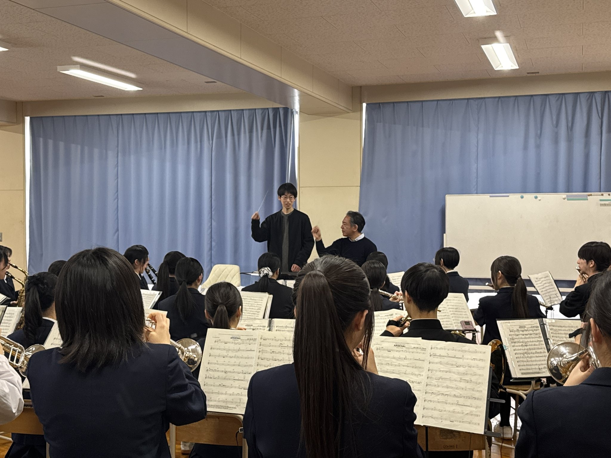 12名の指導者が参加した3年ぶり開催の指揮法講習会