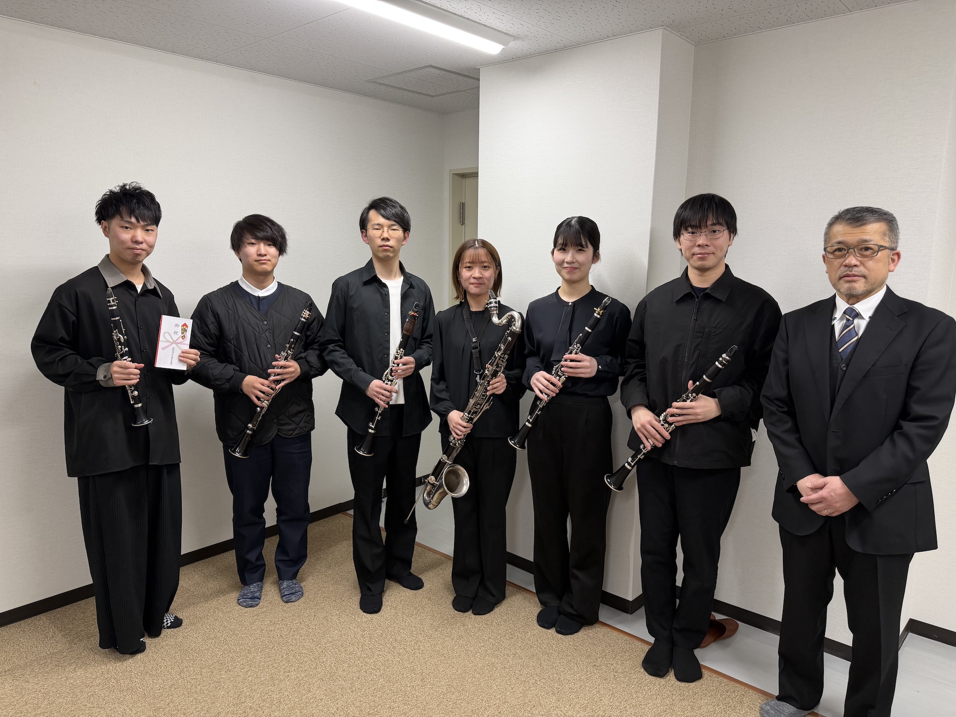 今月21日に広島県で行われる第49回全日本アンサンブルコンテストに出場するClarinet copainsのメンバーら